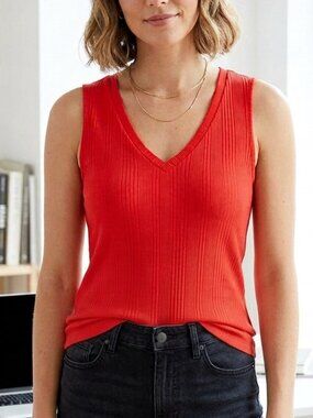 Cyrus Essentials NWT Cherry Red Ribbed V-Neck Tank Top Stretch Rayon Size M